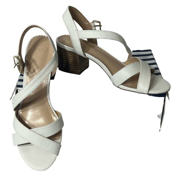 Crown & Ivy Round Open Toe White ELLA Block Heel Gold Ankle Buckle Size 8 - Picture 1 of 6